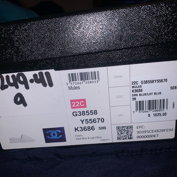 CHANEL SLIPPERS - Picture 1 of 4